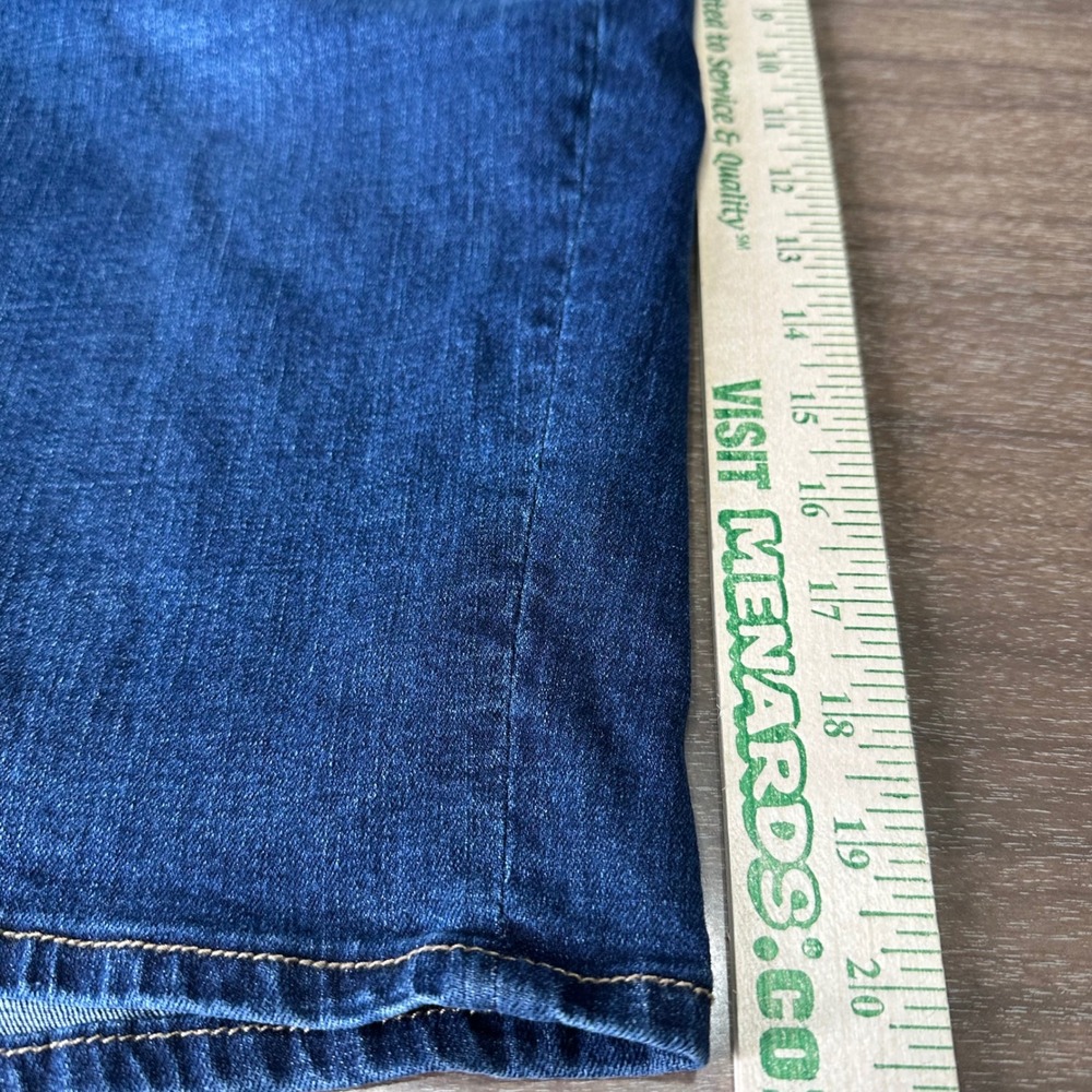 Seven7 Womens Size 16 Denim Bermuda Shorts Medium Wash Blue Stretch Knee Length - Picture 8 of 10